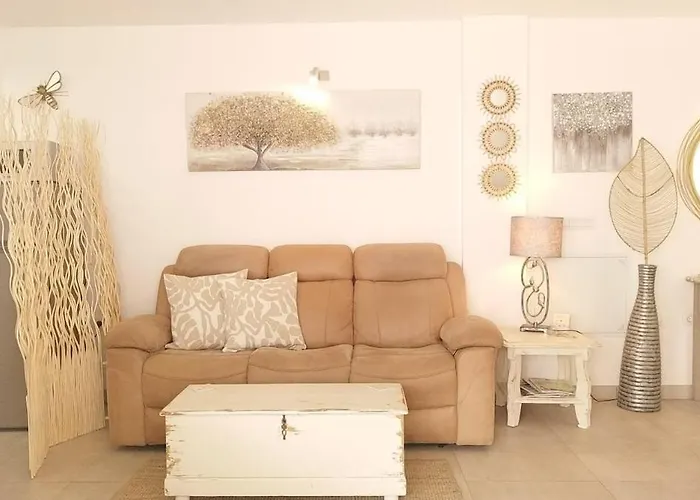 Puerto Del Carmen, Terrace, 100 M Away 蒂亚斯