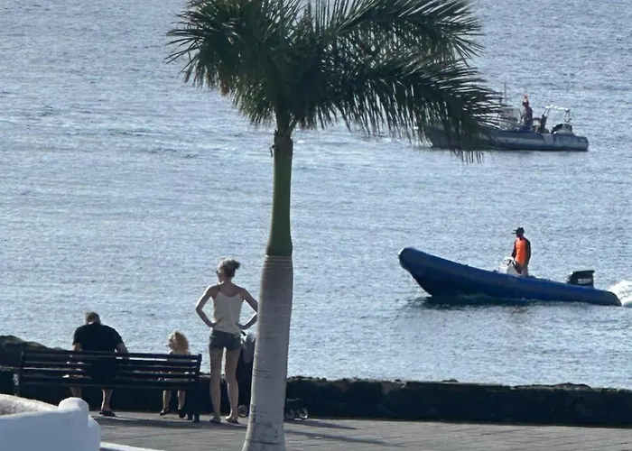 Puerto Del Carmen, Terrace, 100 M Away 蒂亚斯